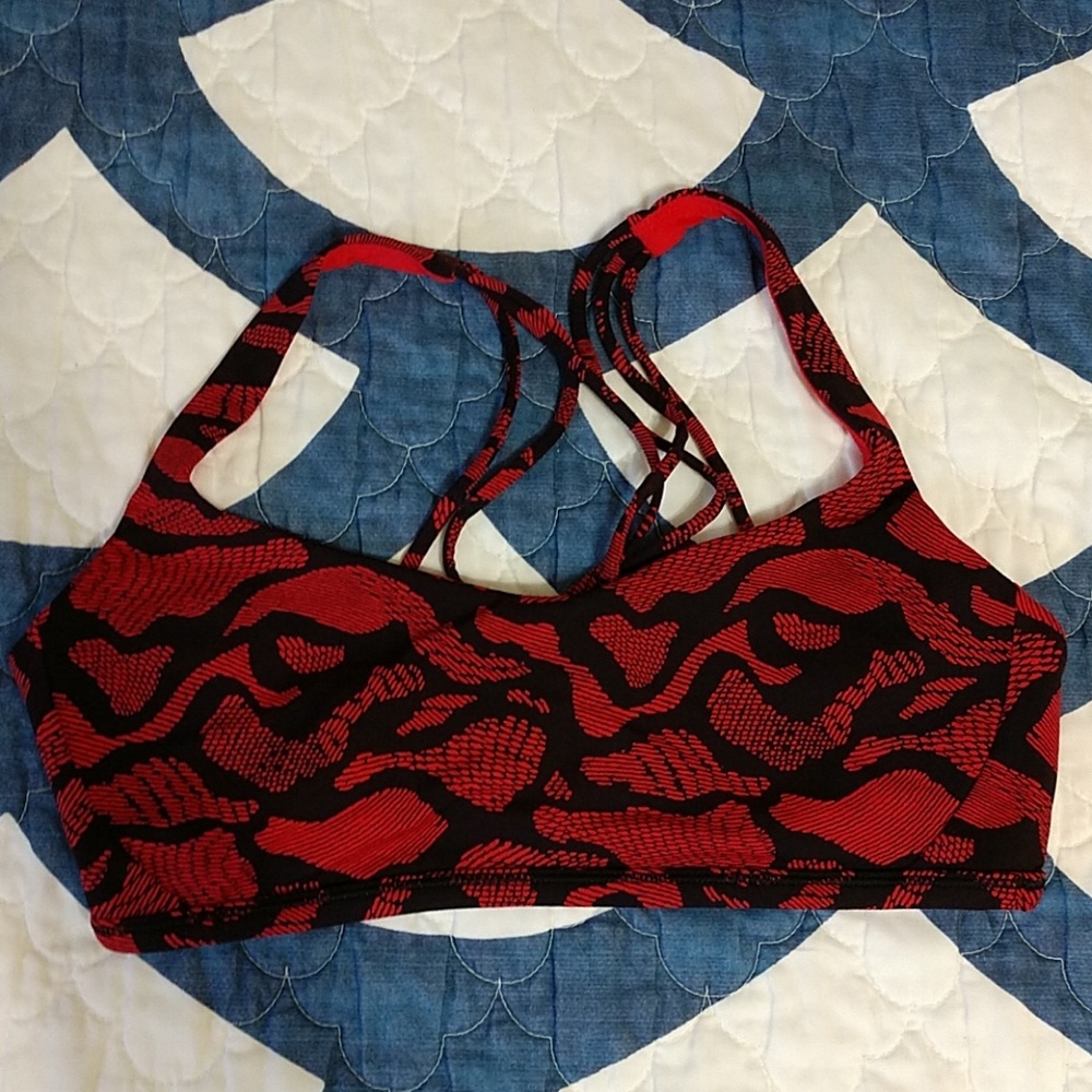 Lululemon sports bra size 8